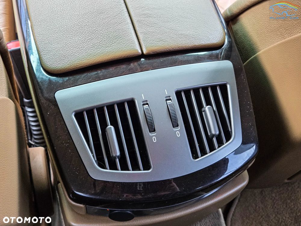 BMW Seria 7 750Li - 37