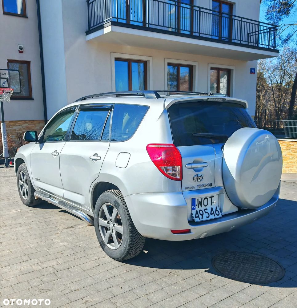 Toyota RAV4 - 3