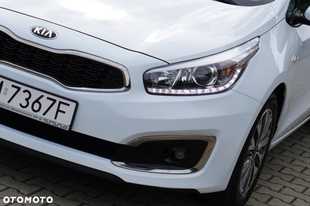 Kia Ceed 1.6 GDI Dream Team Edition - 15