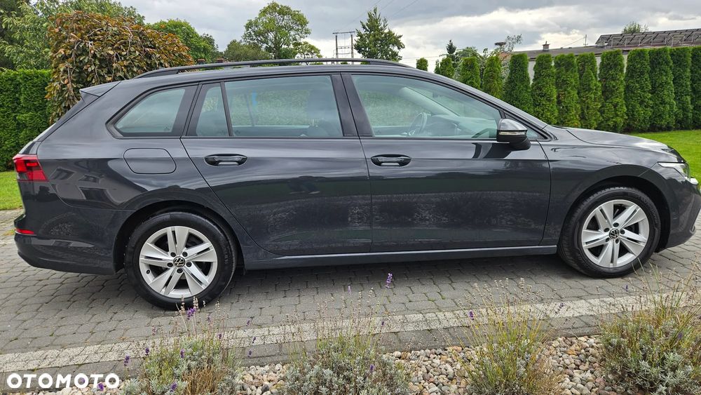 Volkswagen Golf - 8
