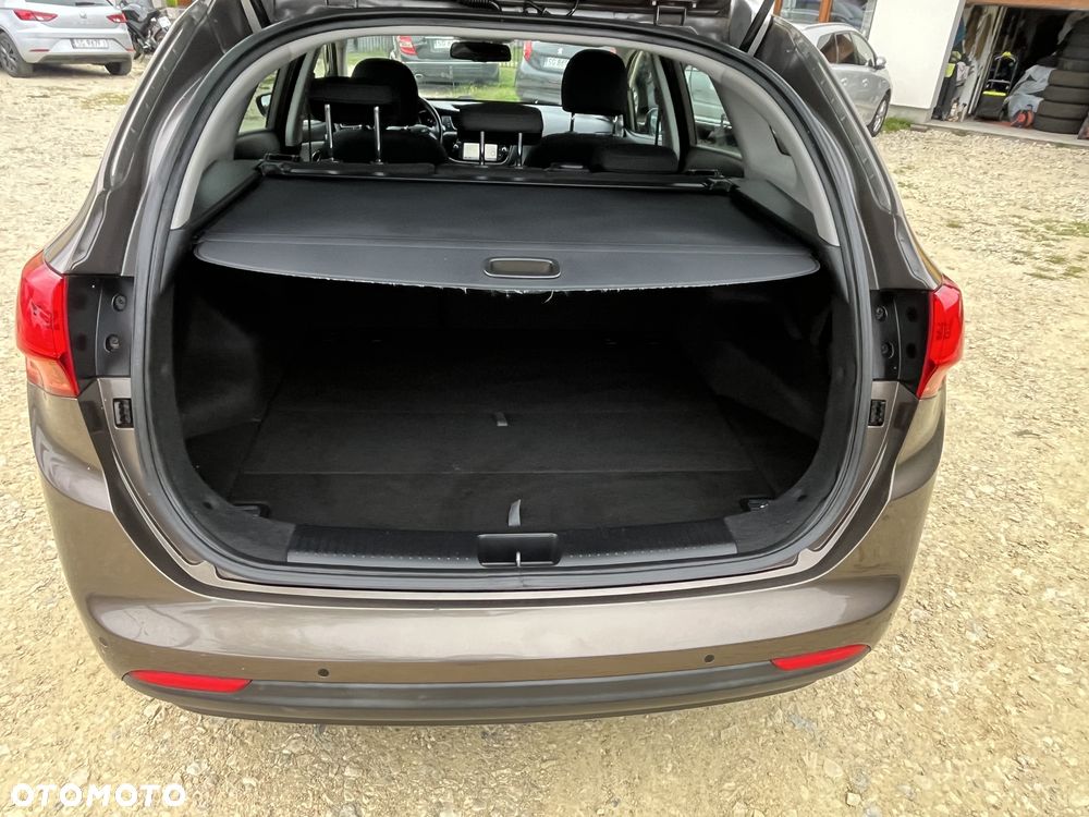 Kia Ceed 1.6 GDI ISG Spirit - 9