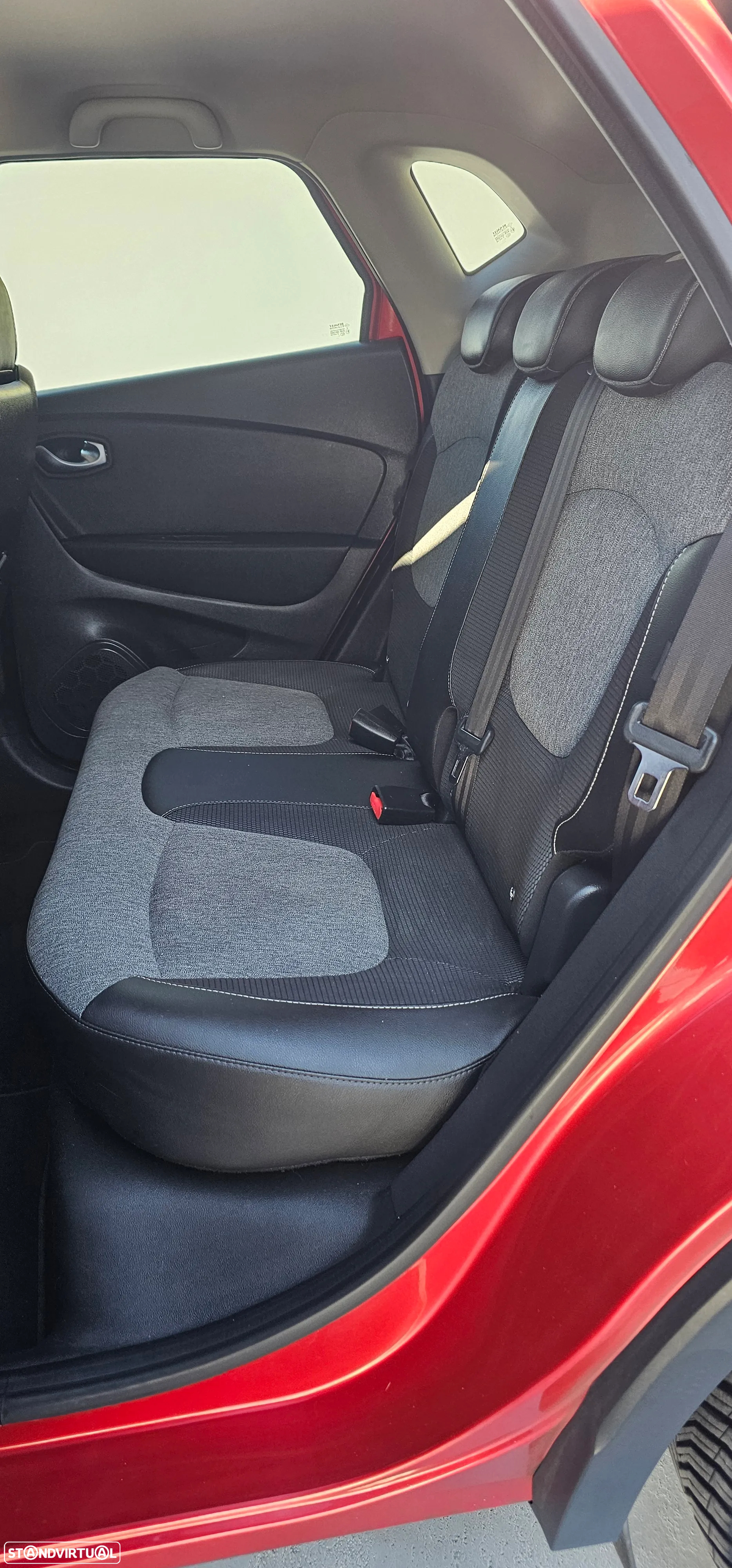 Renault Captur TCe 90 INTENS - 12