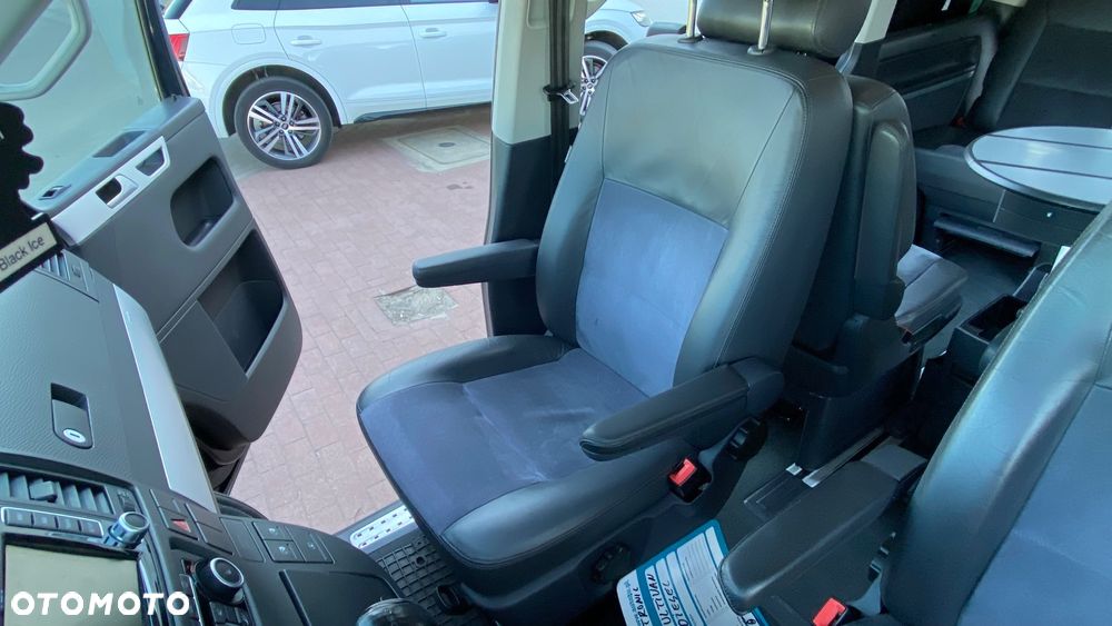 Volkswagen Multivan - 21