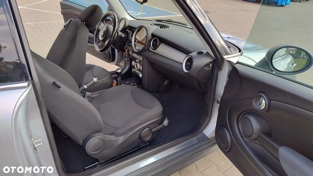 MINI Cooper Standard - 22