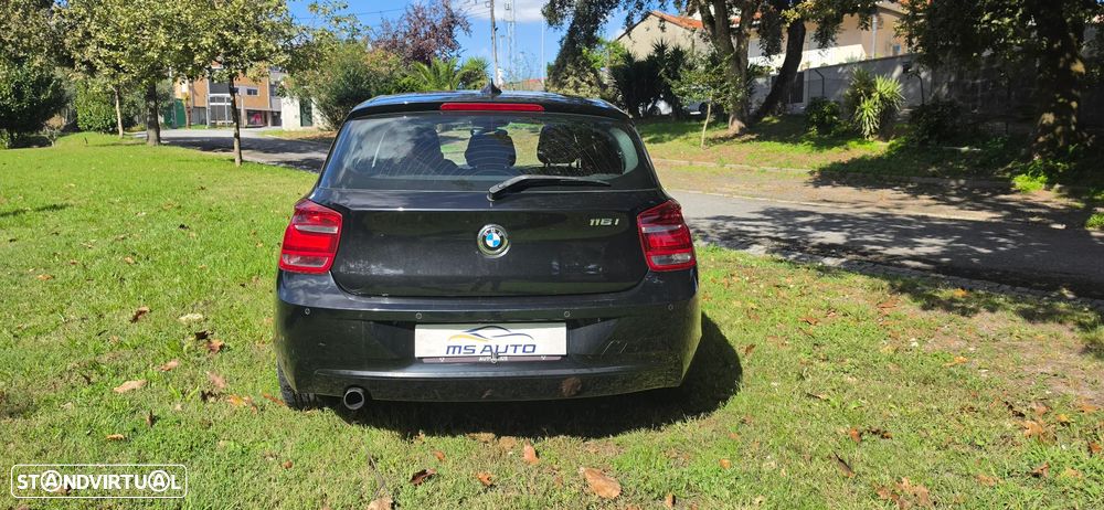 BMW 116 i Sport Line - 6
