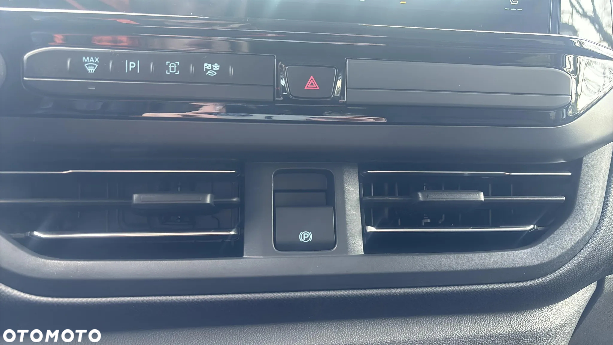 Ford Tourneo Custom 2.0 EcoBlue 320 L2 Titanium - 14