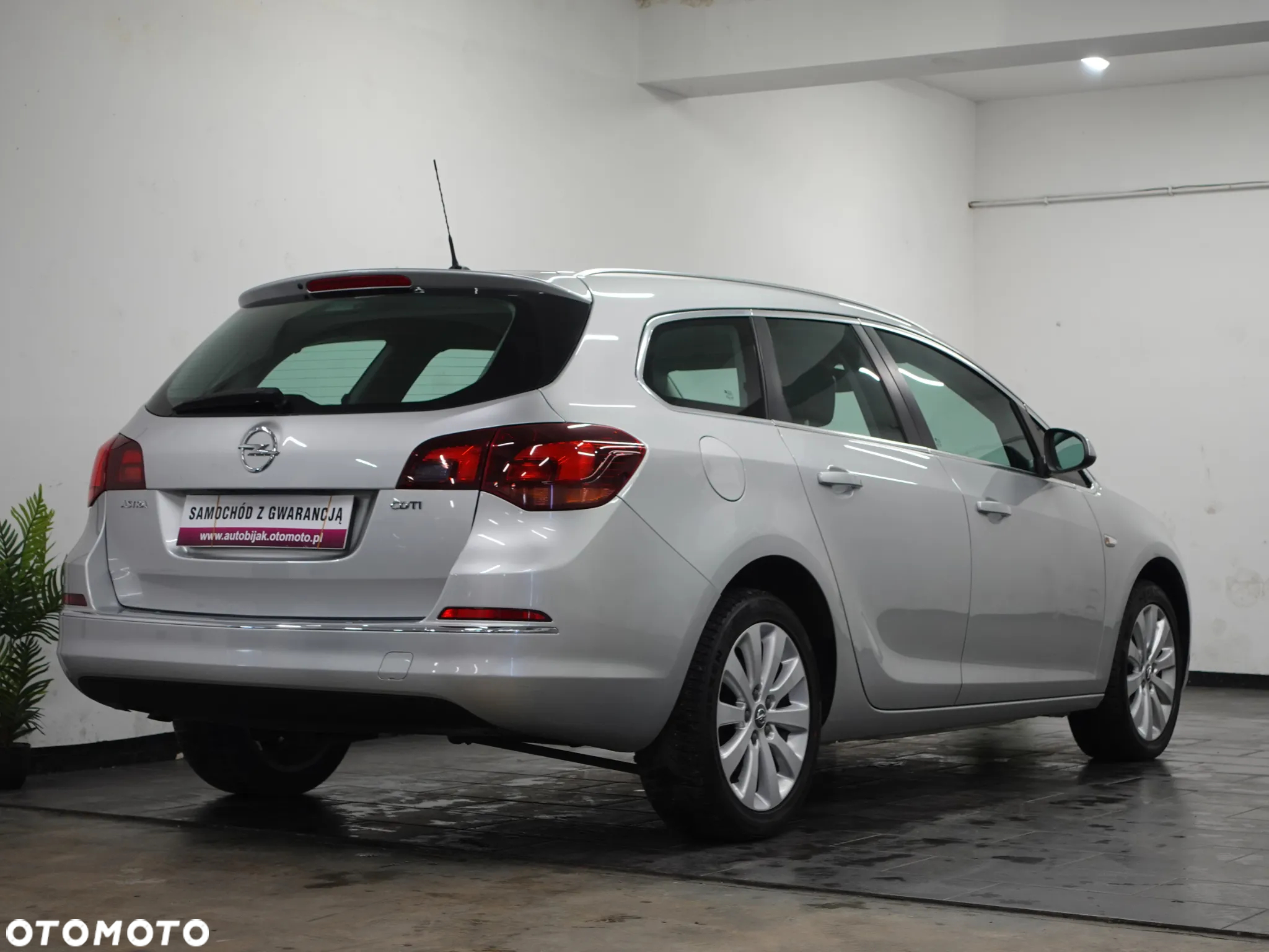 Opel Astra IV 1.6 CDTI Cosmo - 9