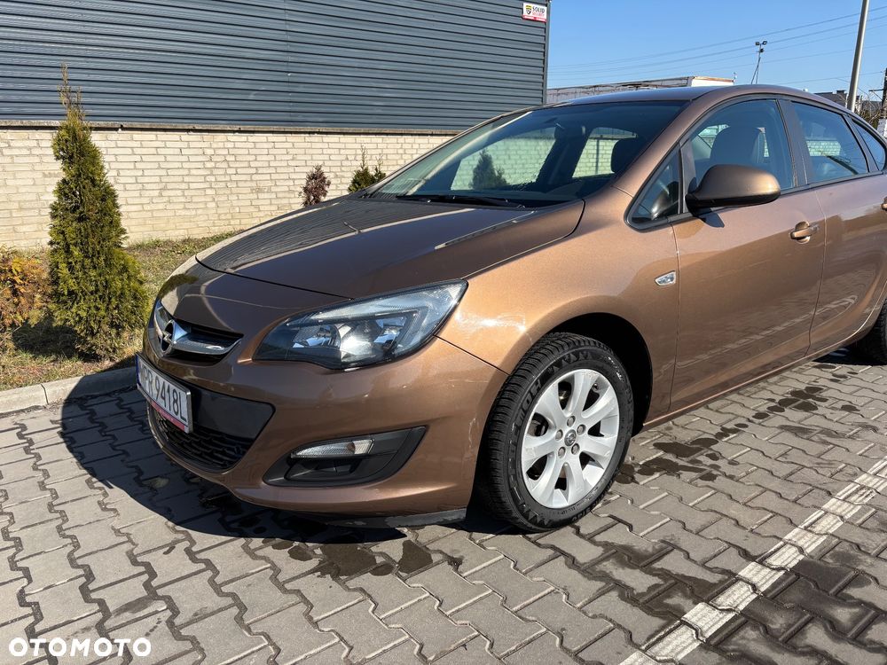 Opel Astra 1.6 EU6 - 1