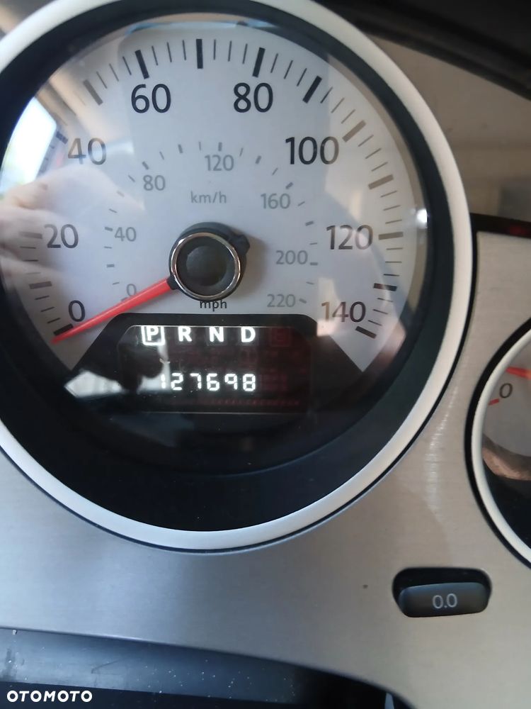Volkswagen Routan - 2