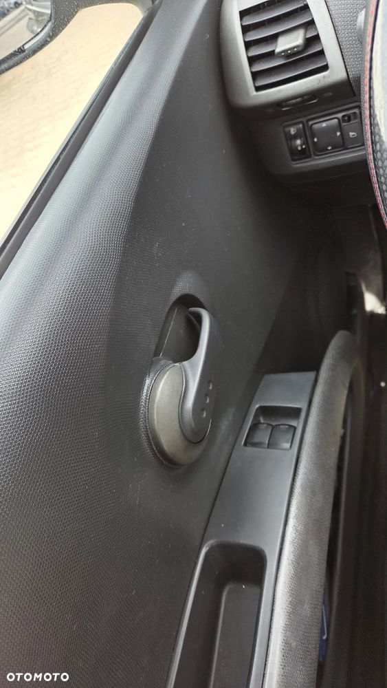 Nissan Micra - 4