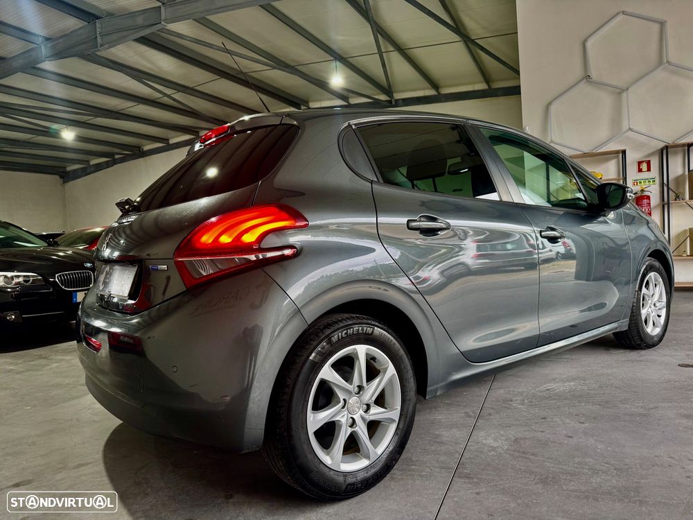 Peugeot 208 1.2 PureTech Style - 5