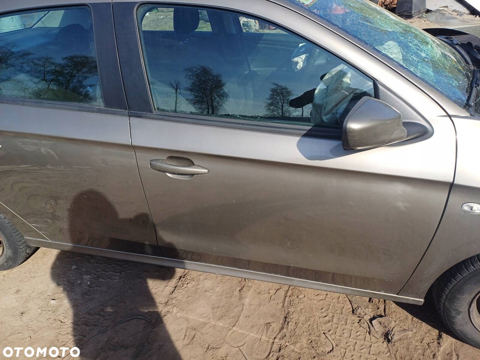 DRZWI KOMPLETNE PRAWY PRZÓD PEUGEOT 301 I KEB - 1