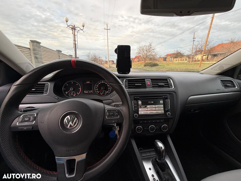 Volkswagen Jetta - 6