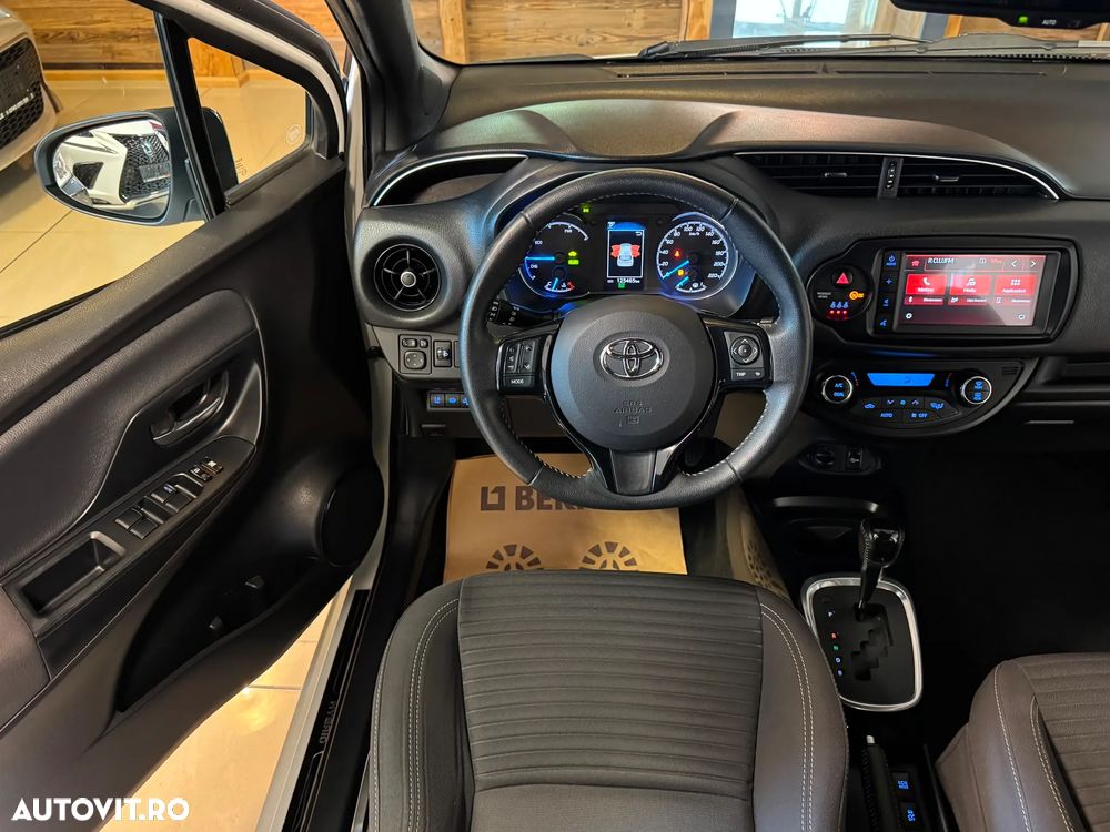 Toyota Yaris 1.5 VVT-i HSD Bi-Tone R&B - 27