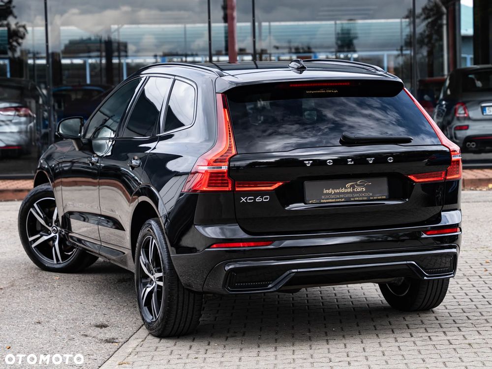 Volvo XC 60 B4 D Plus Dark - 4