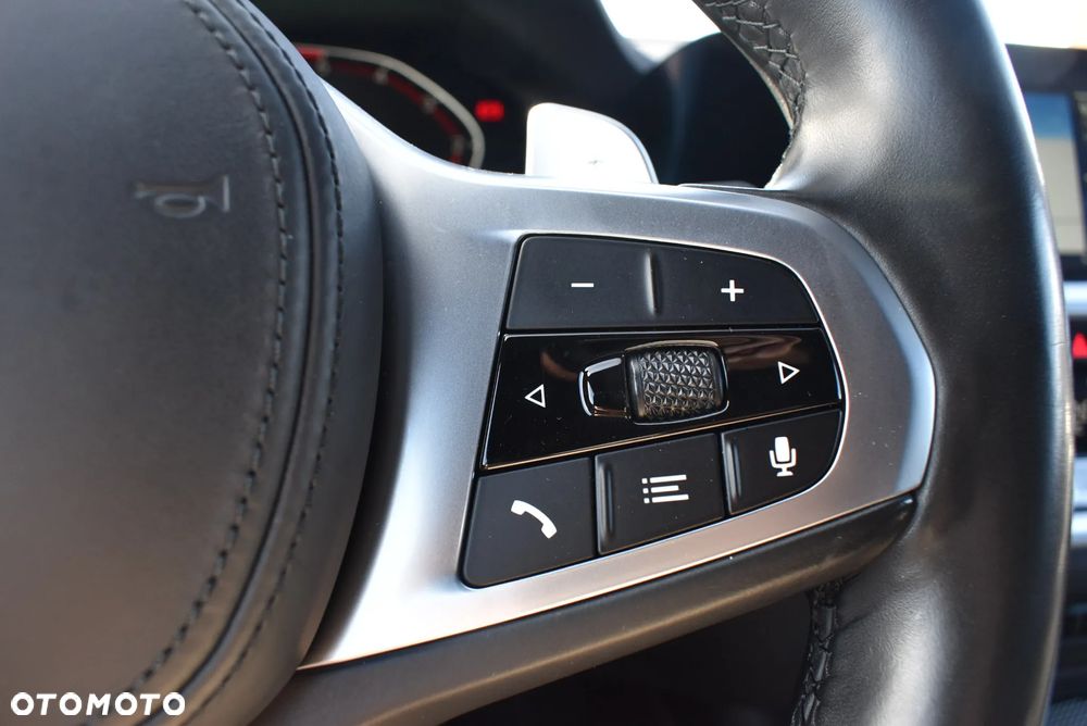 BMW Seria 3 320d xDrive MHEV M Sport sport - 26