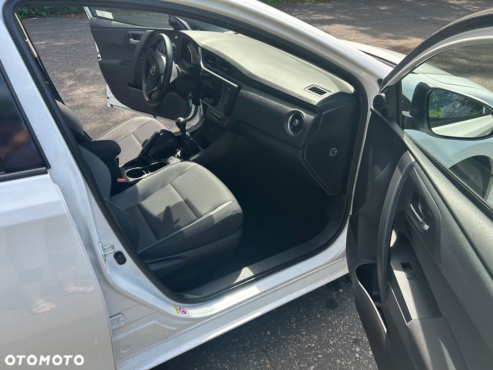 Toyota Auris 1.33 VVT-i Active - 13