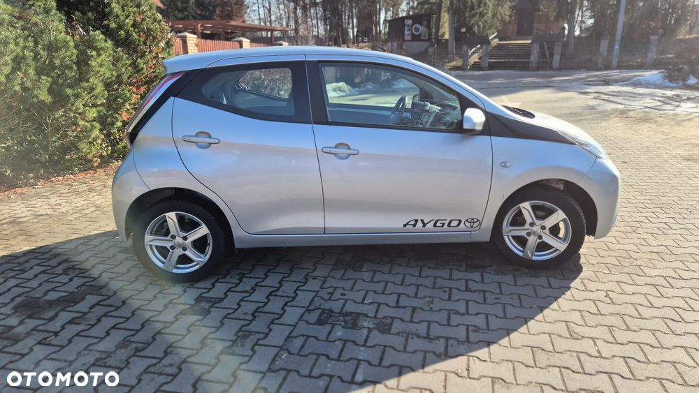 Toyota Aygo x-play - 6