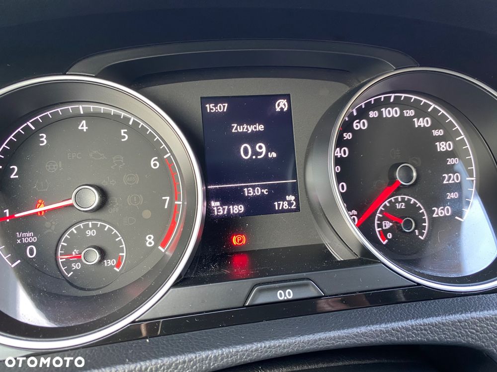 Volkswagen Golf - 29