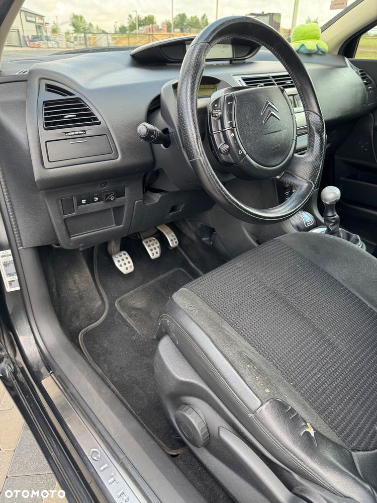 Citroën C4 1.6 16V VTR - 12