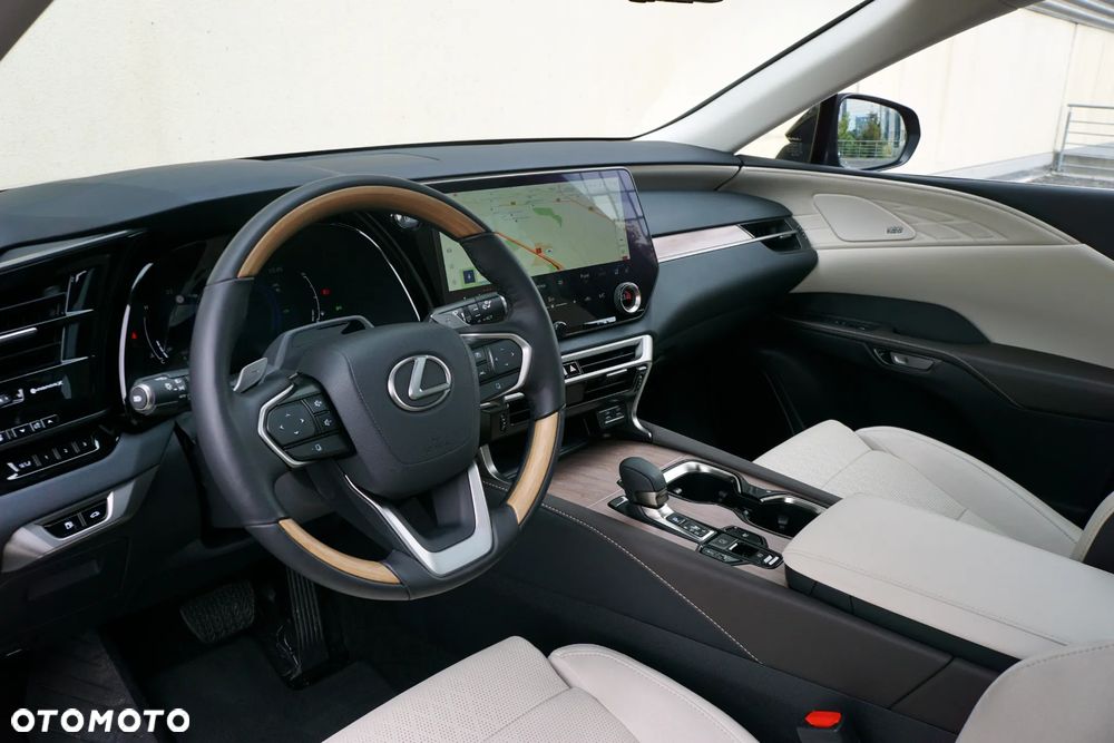 Lexus RX 350h Omotenashi - 12