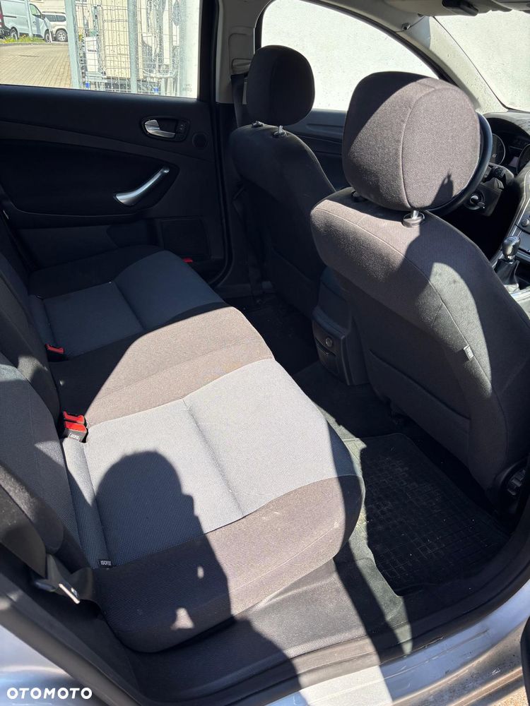 Ford Mondeo 2.0 TDCi Ambiente - 10