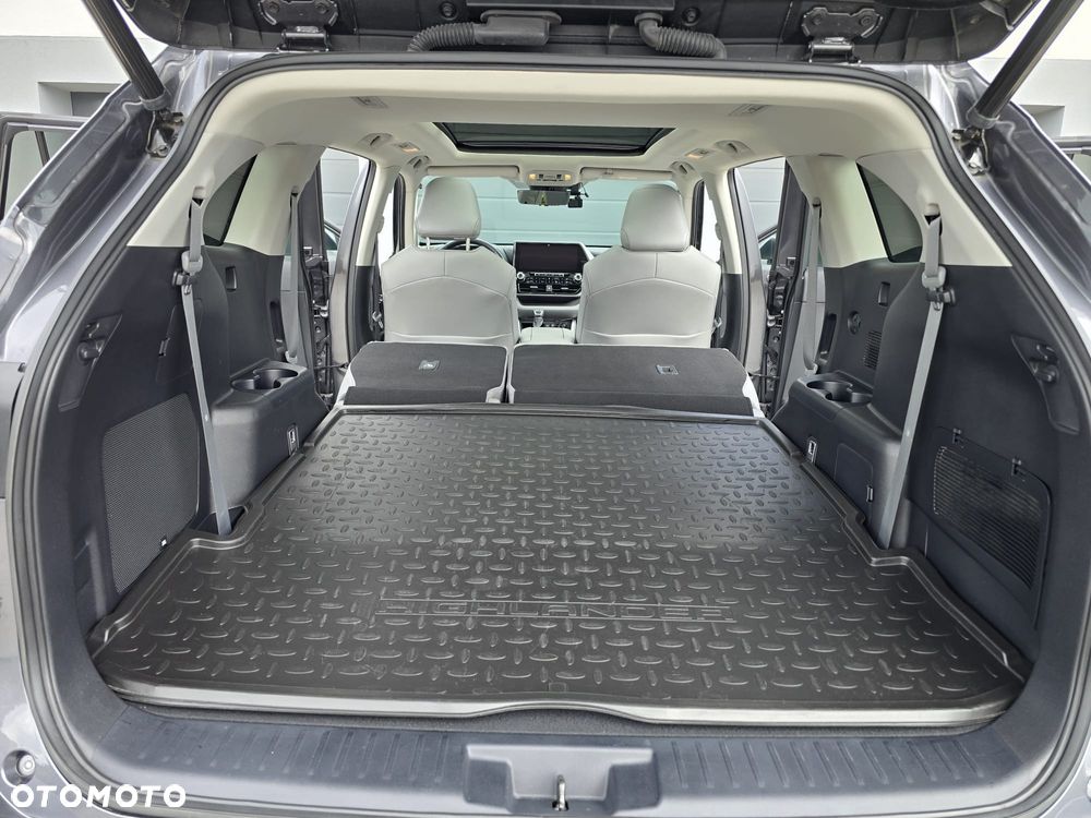 Toyota Highlander 2.5 Hybrid Executive - 23