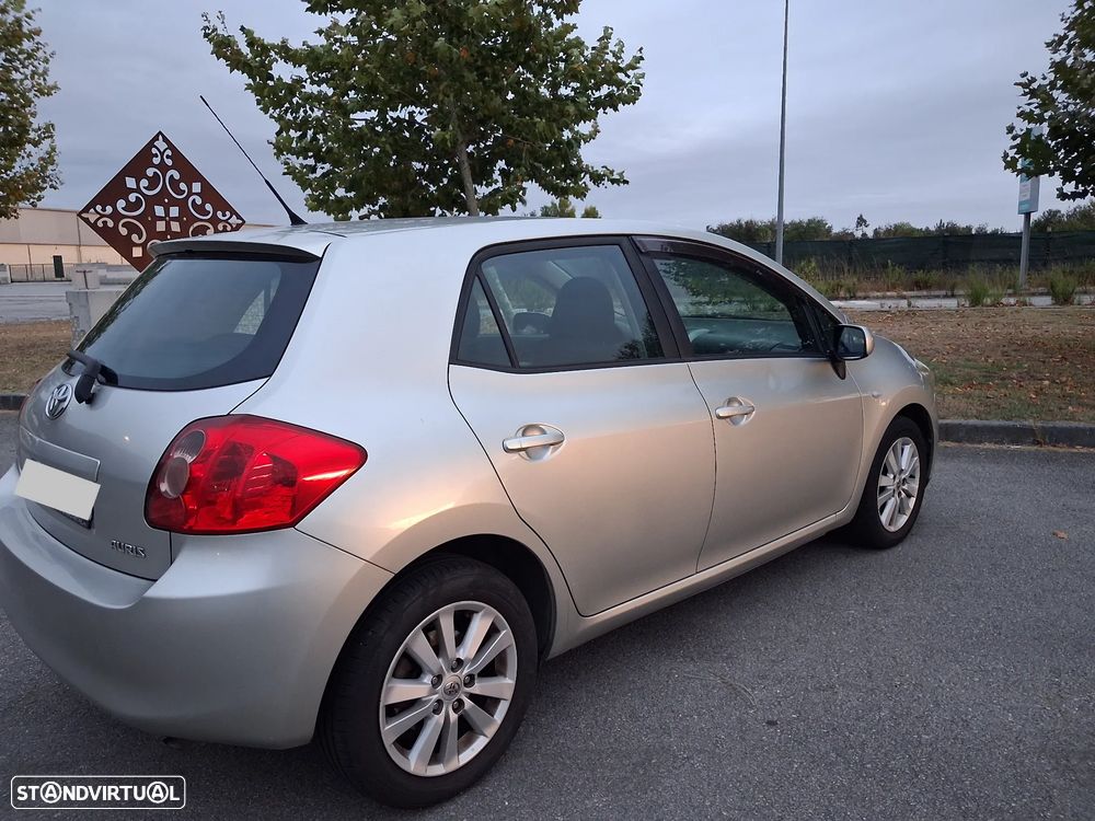 Toyota Auris 1.4 D-4D - 2