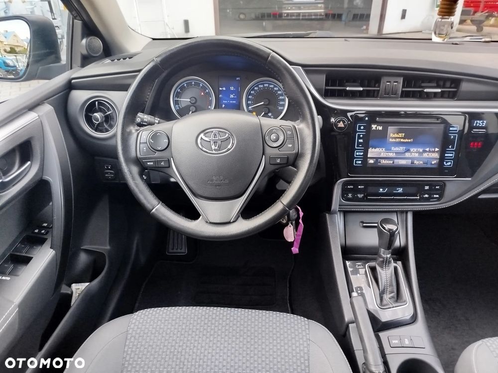 Toyota Corolla 1.6 Executive MS - 11