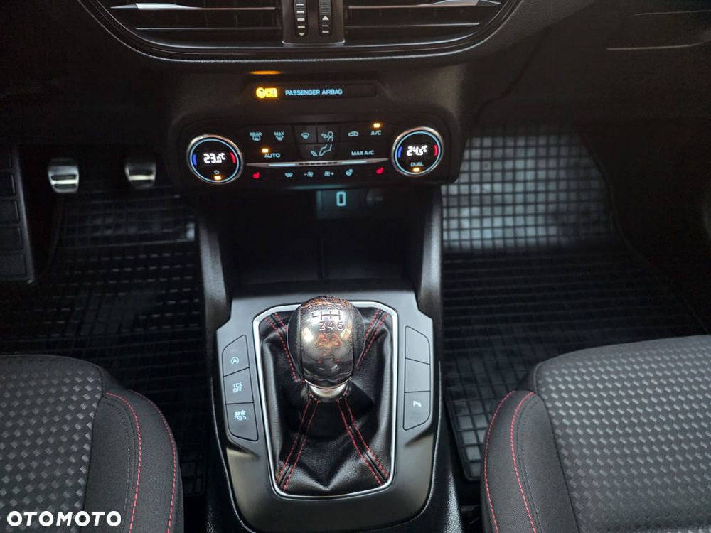 Ford Focus 2.0 EcoBlue ST-Line - 31