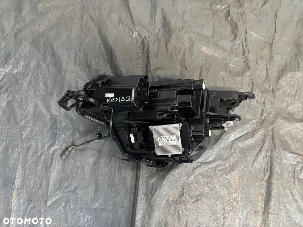 Skoda Kodiaq Lift lampa przód prawa lewa Crystal LED przetwornice 2024r 567941036A 567941035A - 2