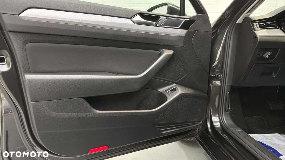 Volkswagen Passat 1.5 TSI EVO Business DSG - 12