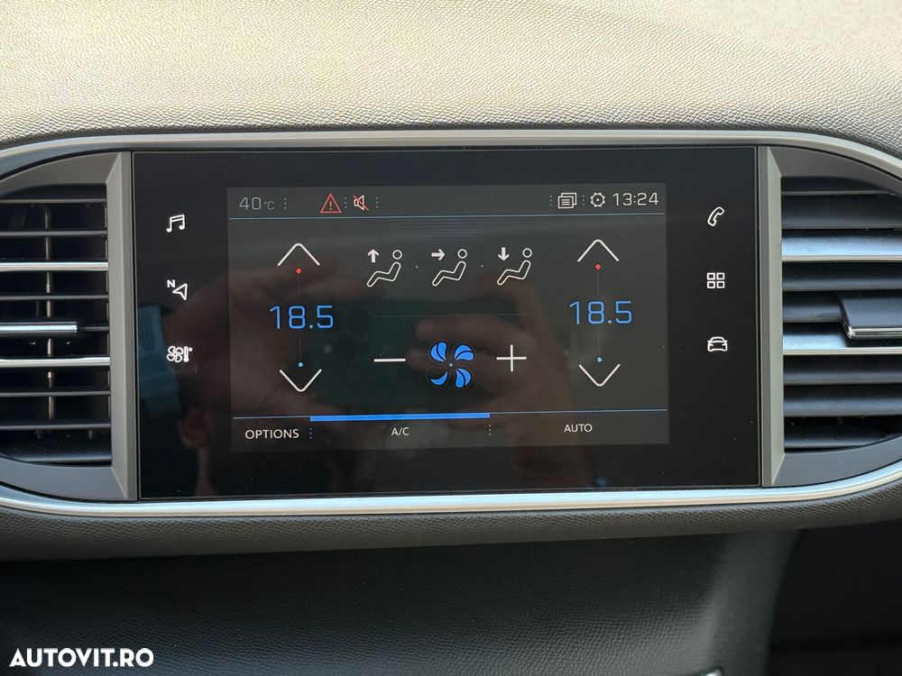 Peugeot 308 BlueHDi 130 EAT8 Business - 11