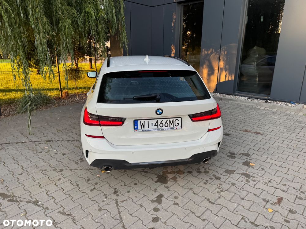 BMW Seria 3 318i M Sport sport - 17