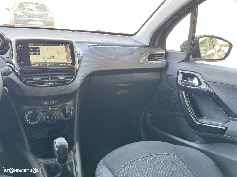 Peugeot 208 1.5 BlueHDi Signature - 21