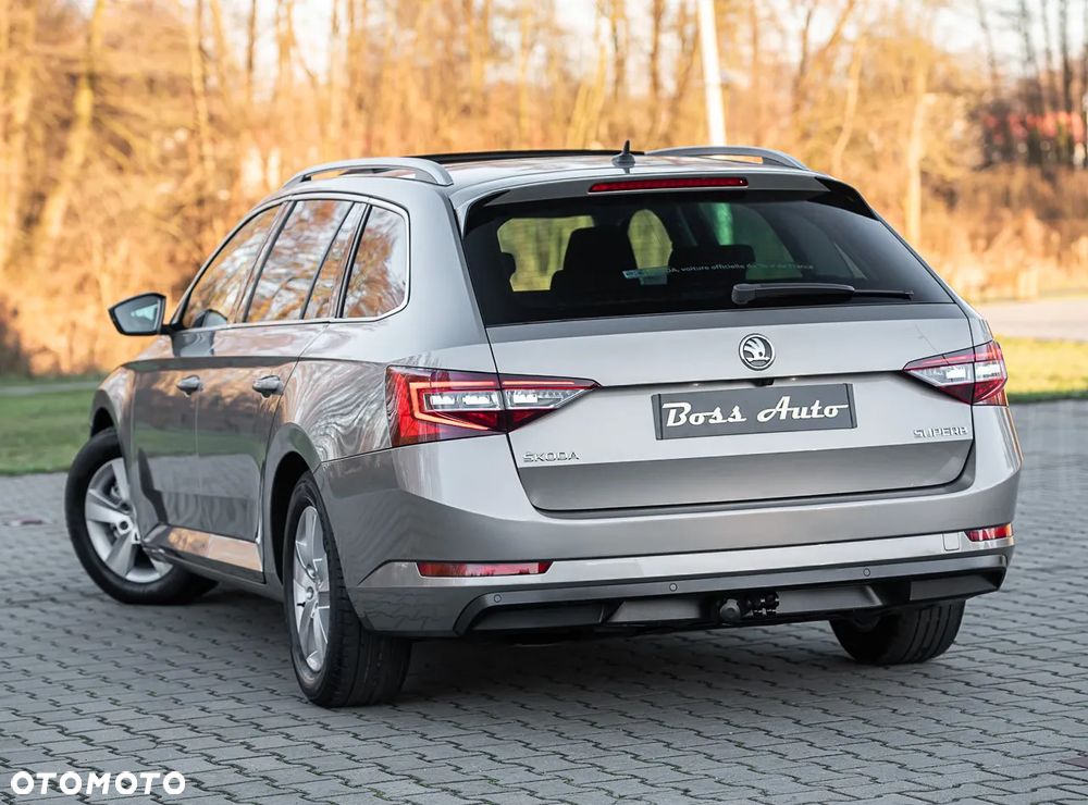 Skoda Superb Combi 2.0 TDI DSG Premium Edition - 8