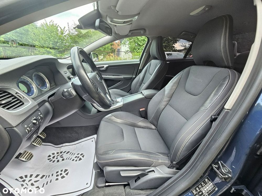 Volvo S60 D2 R-Design Momentum - 10