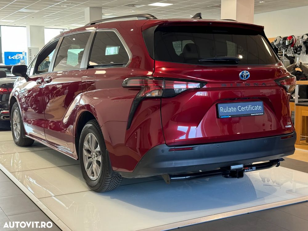 Toyota Sienna - 5