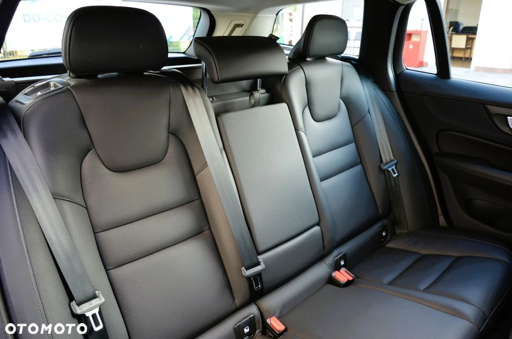 Volvo V60 B4 D Geartronic Momentum Pro - 20