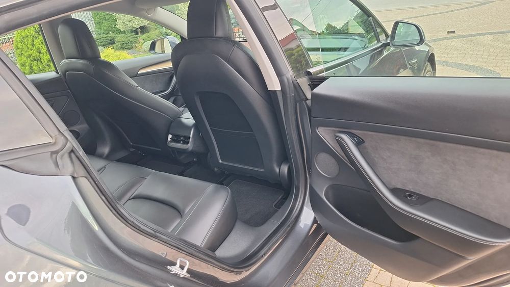 Tesla Model 3 AWD - 10
