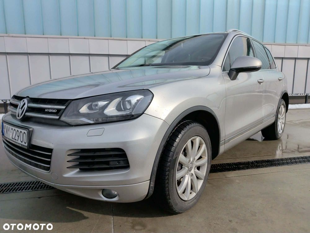 Volkswagen Touareg - 1