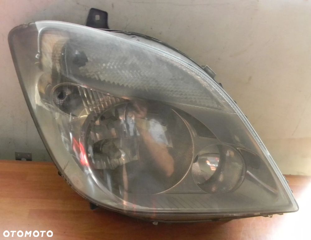 lampa prawa przód MERCEDES SPRINTER 906 EUROPA - 1