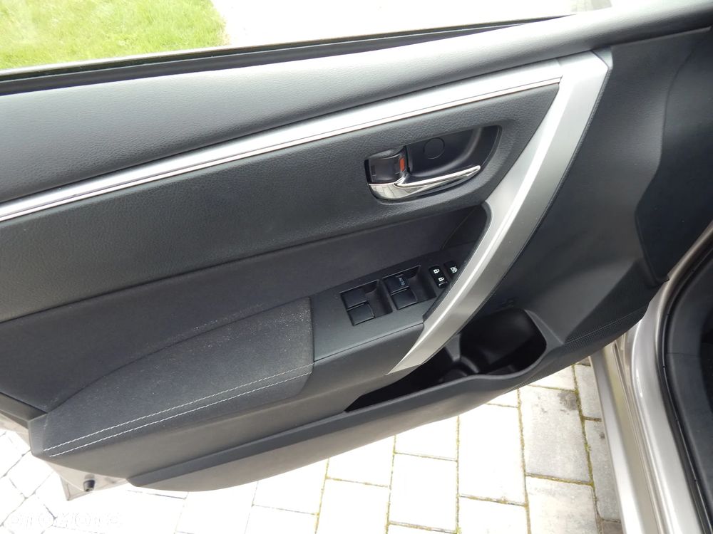 Toyota Corolla 1.6 Prestige MS - 20