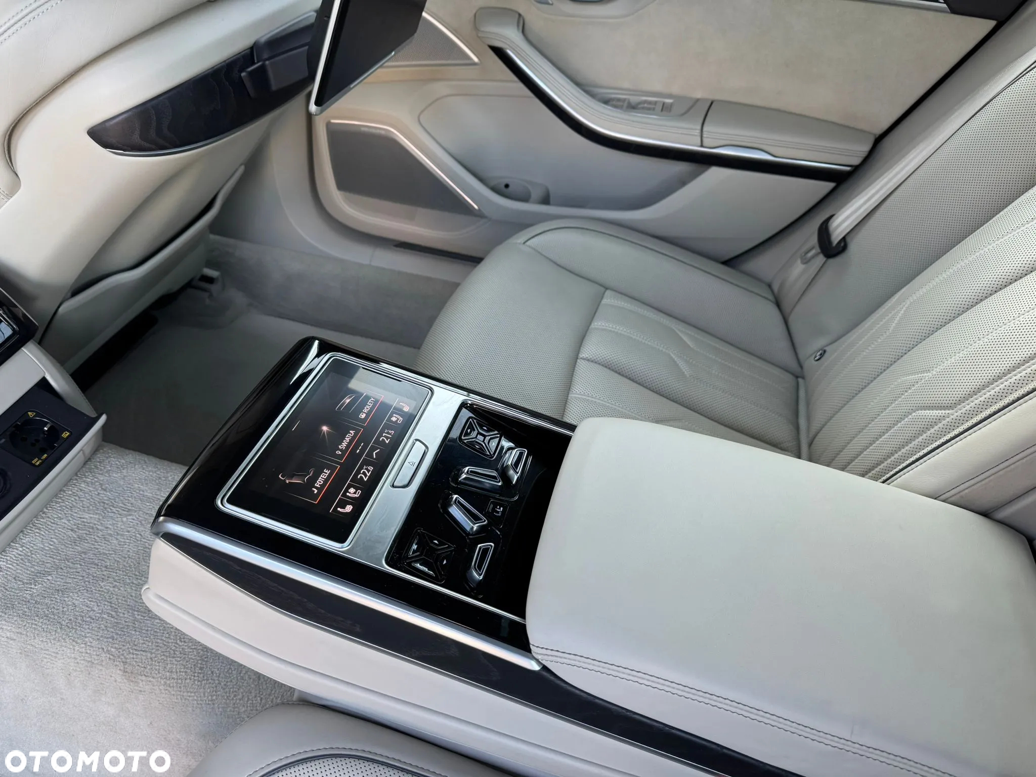 Audi A8 L 55 TFSI mHEV Quattro Tiptr - 38