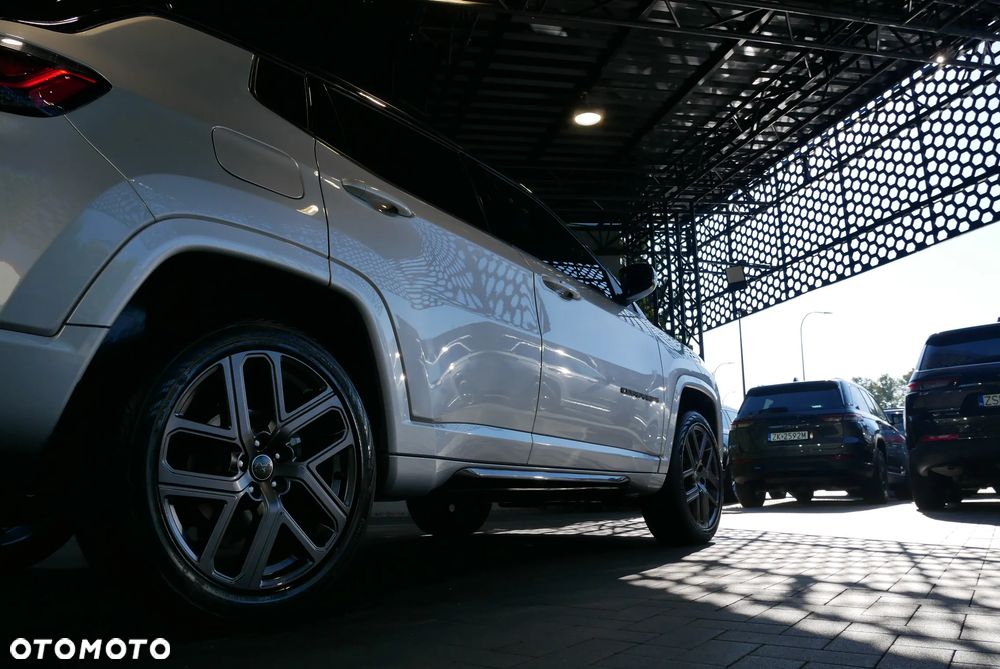 Jeep Compass - 34