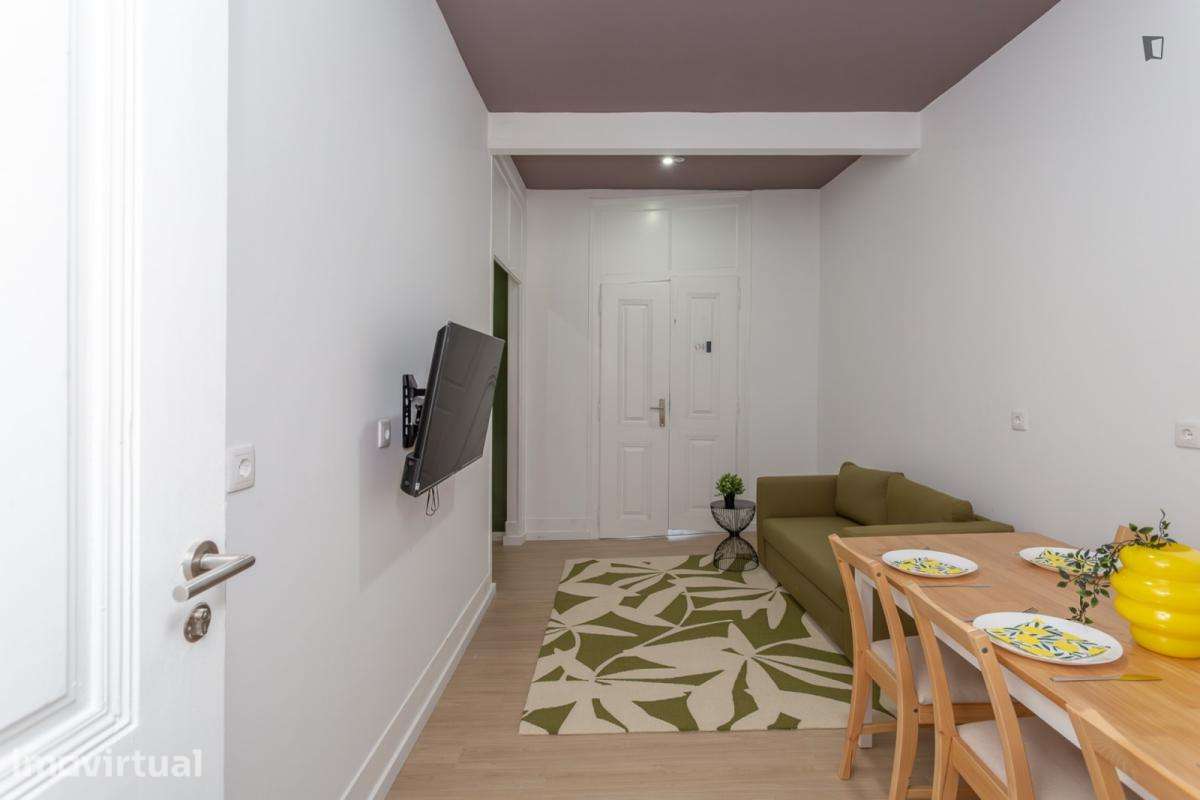Quarto - localizado em Santos Lisbon - Grande imagem: 2/10