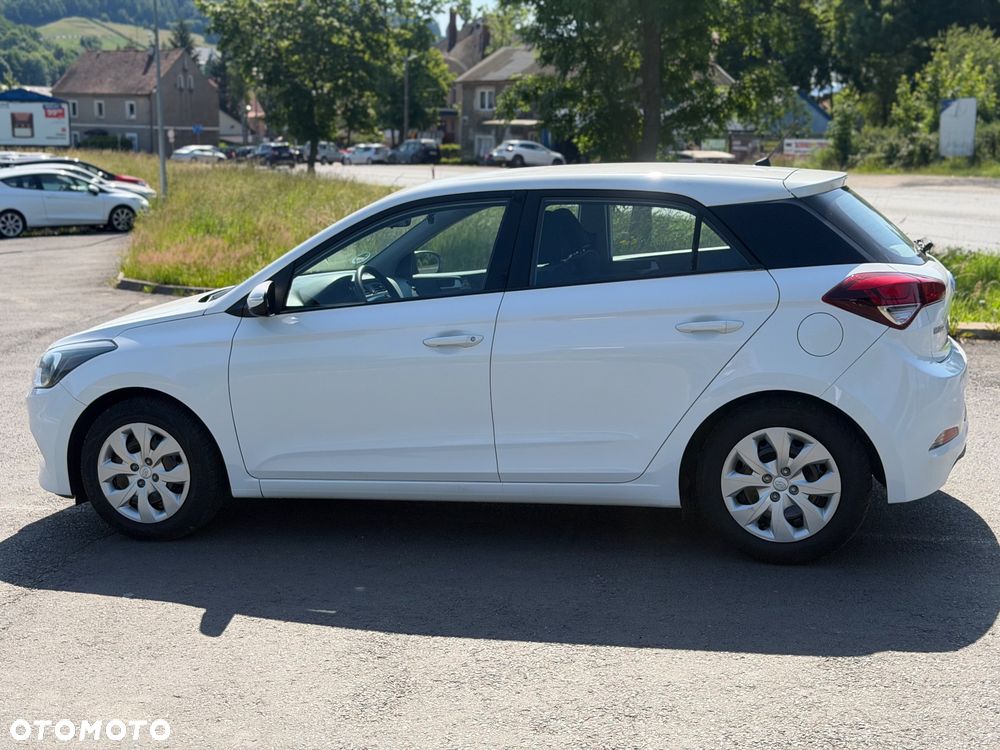 Hyundai i20 blue 1.2 Classic - 14