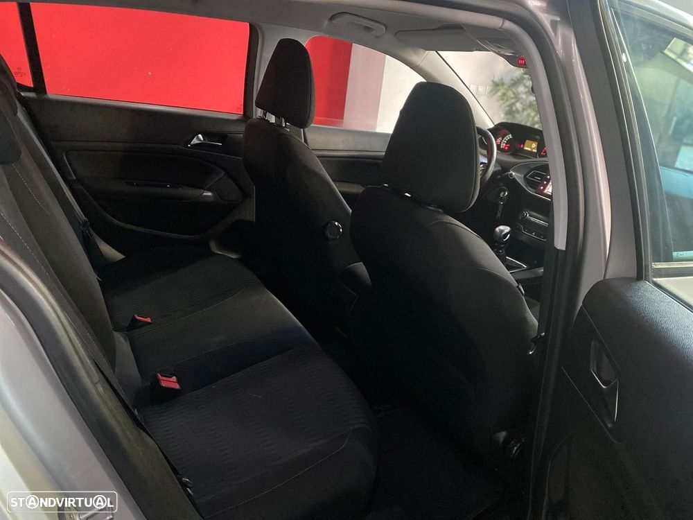 Peugeot 308 1.6 e-HDi Allure - 16