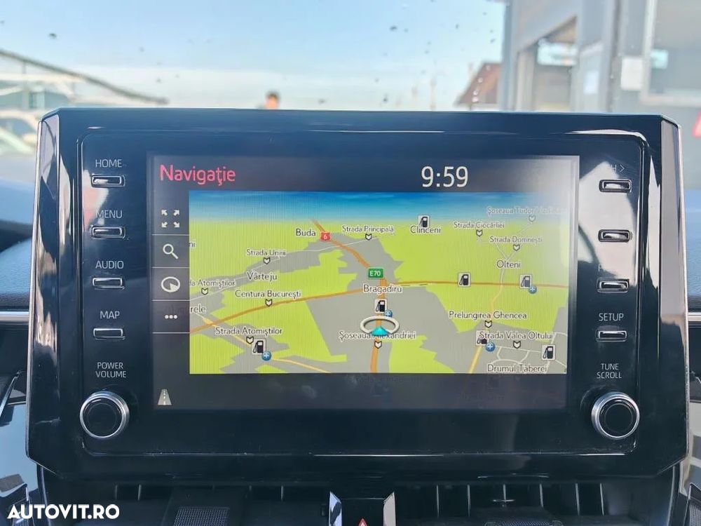 Toyota Corolla ver-1-8-hsd-dynamic - 15