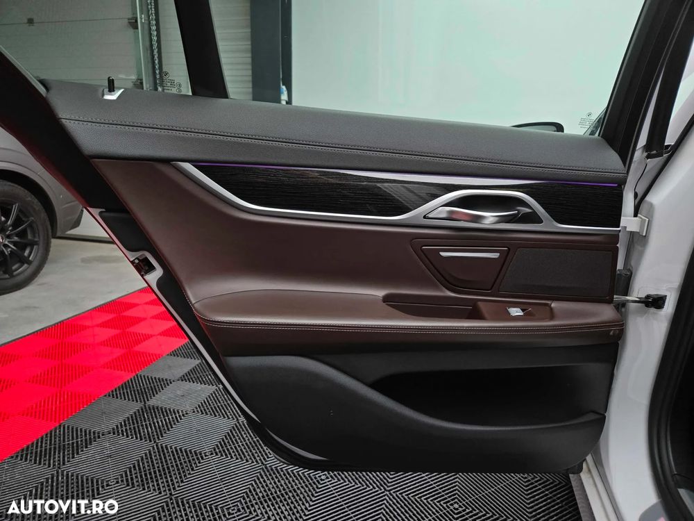 BMW Seria 7 730d xDrive - 24